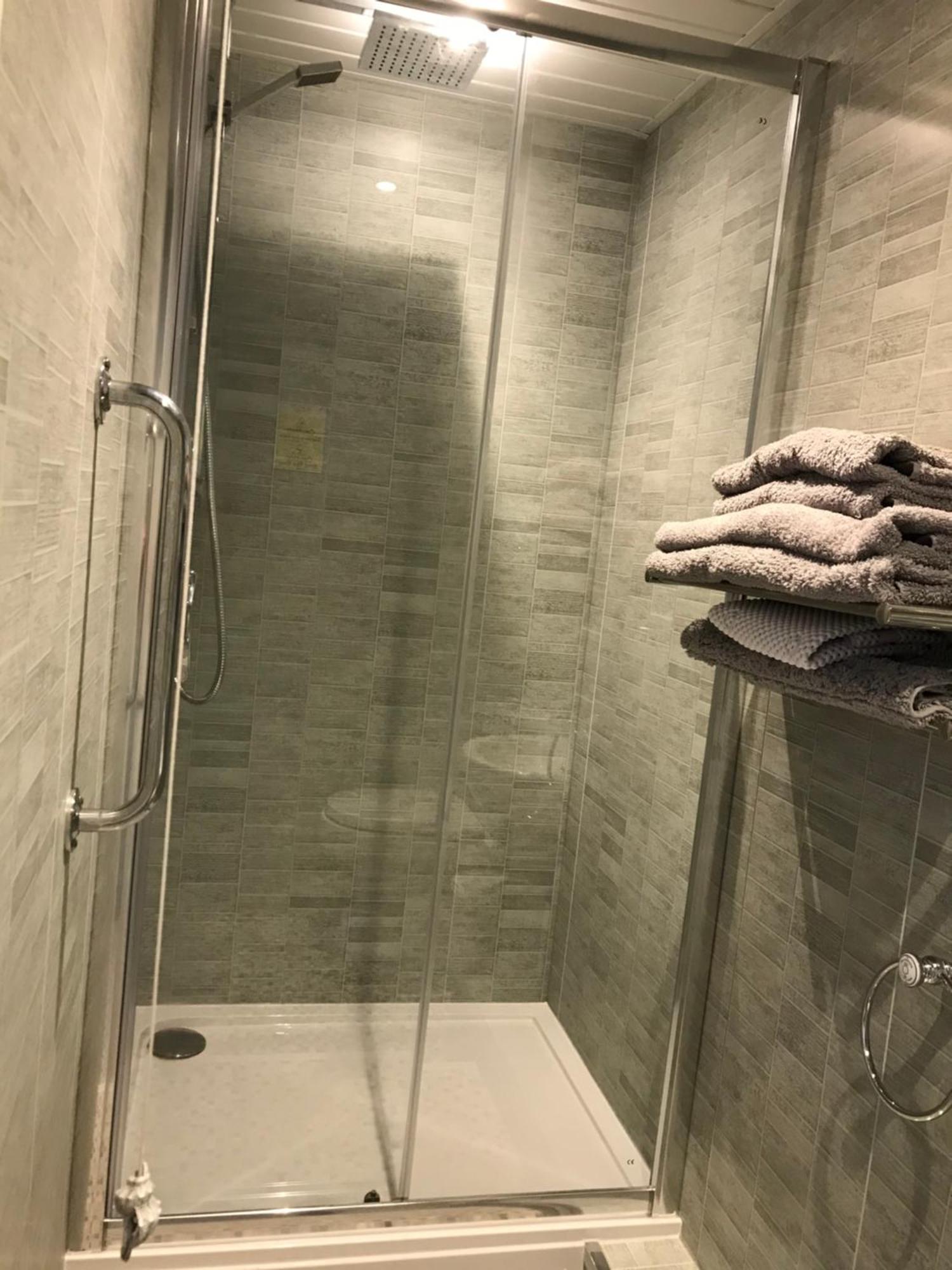 Norman Guest House With Free Parking Уитби Экстерьер фото