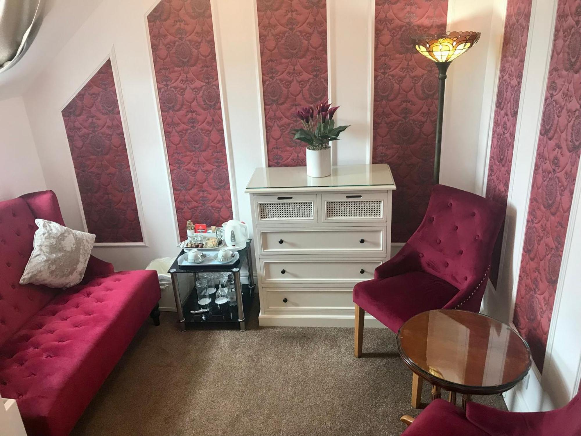 Norman Guest House With Free Parking Уитби Экстерьер фото